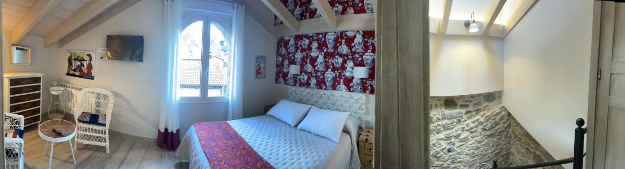 Apartamentos Casa Isabale Biescas  Eksteriør bilde